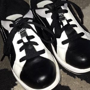 Bowling shoes
